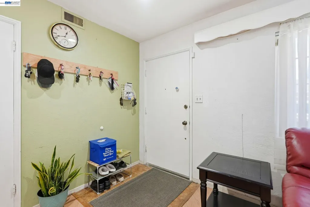 9034 Birch Street Oakland CA 94603