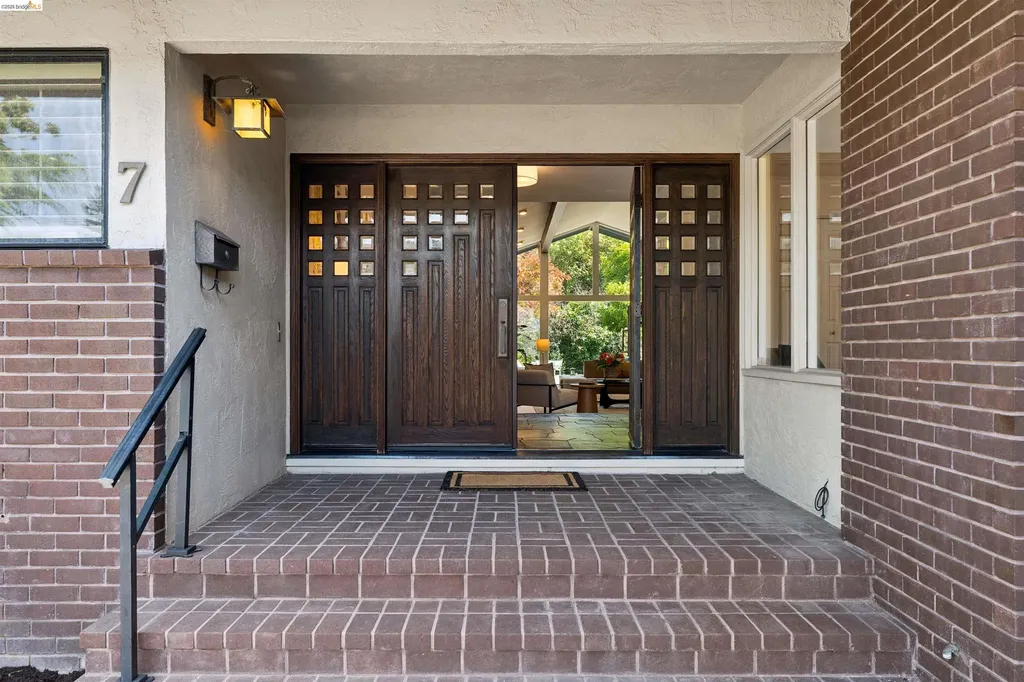 7 Jo-lin Court El Sobrante CA 94803