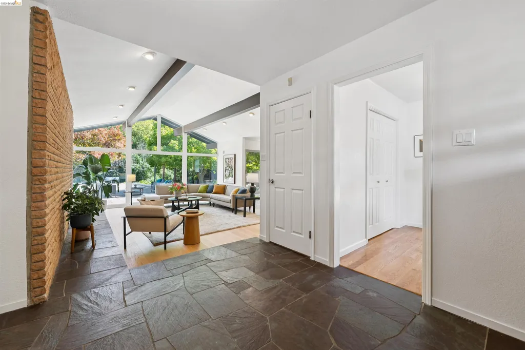 7 Jo-lin Court El Sobrante CA 94803