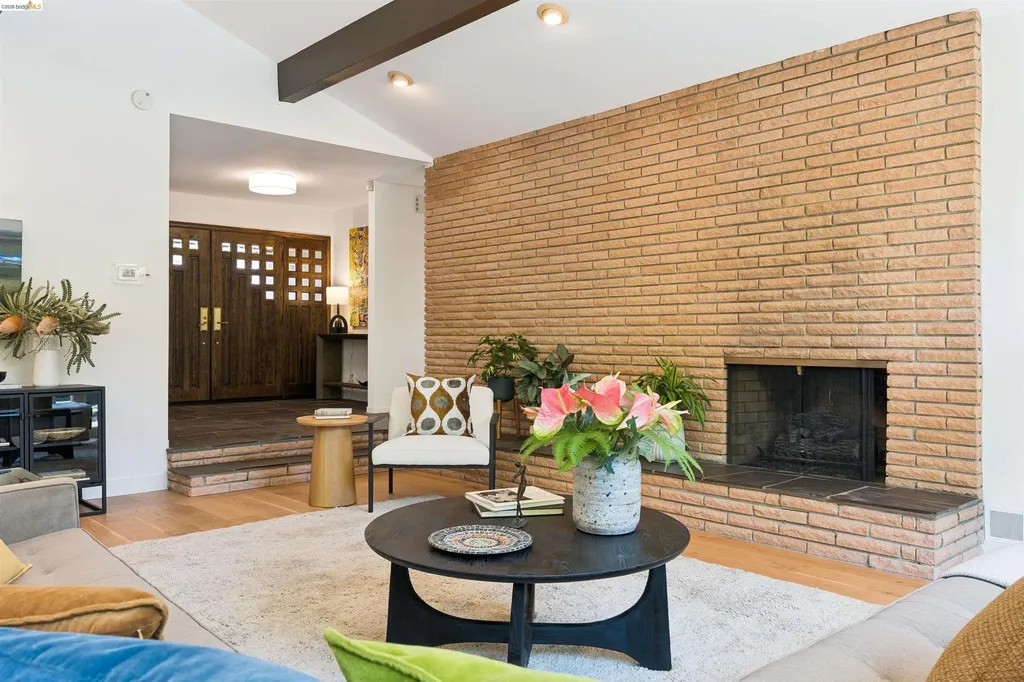 7 Jo-lin Court El Sobrante CA 94803