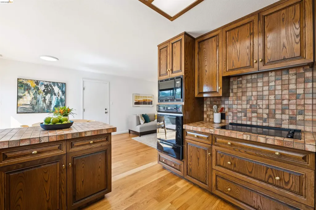 7 Jo-lin Court El Sobrante CA 94803
