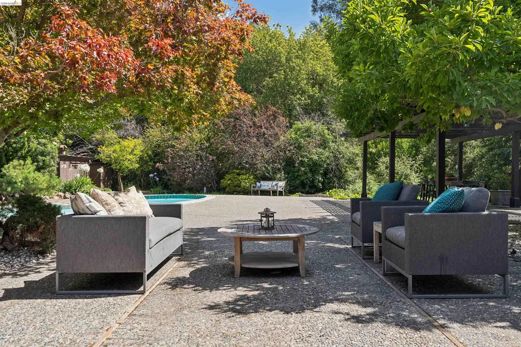 7 Jo-lin Court El Sobrante CA 94803