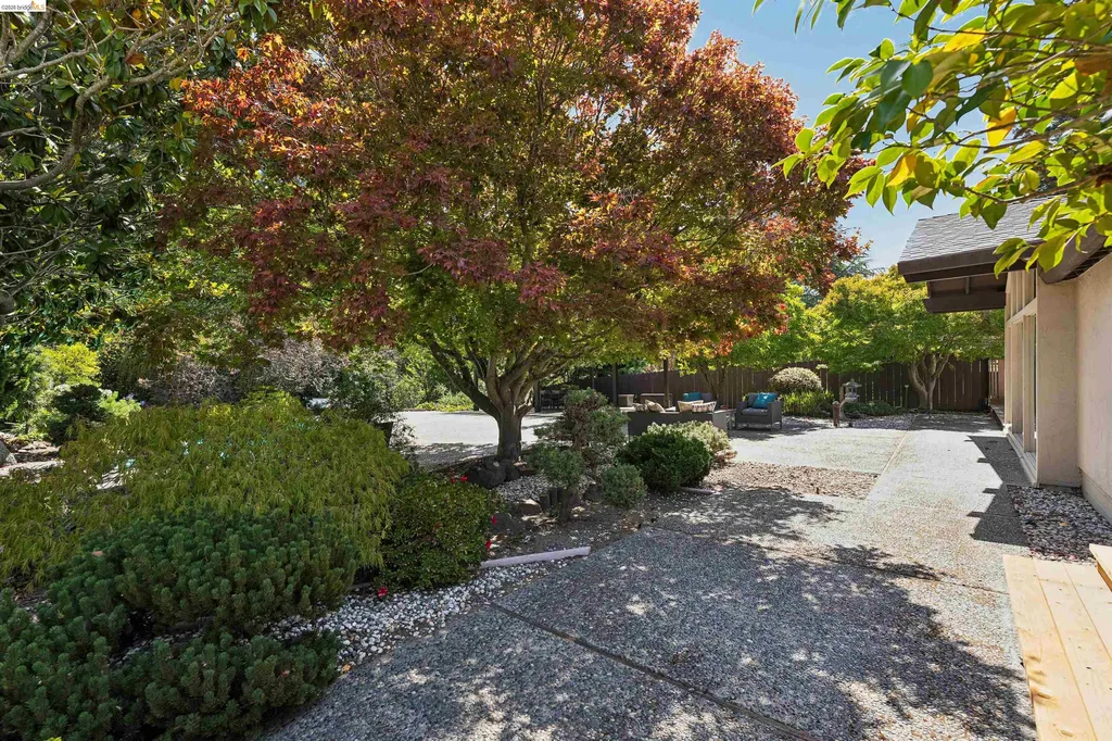 7 Jo-lin Court El Sobrante CA 94803