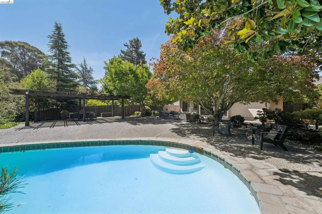 7 Jo-lin Court El Sobrante CA 94803