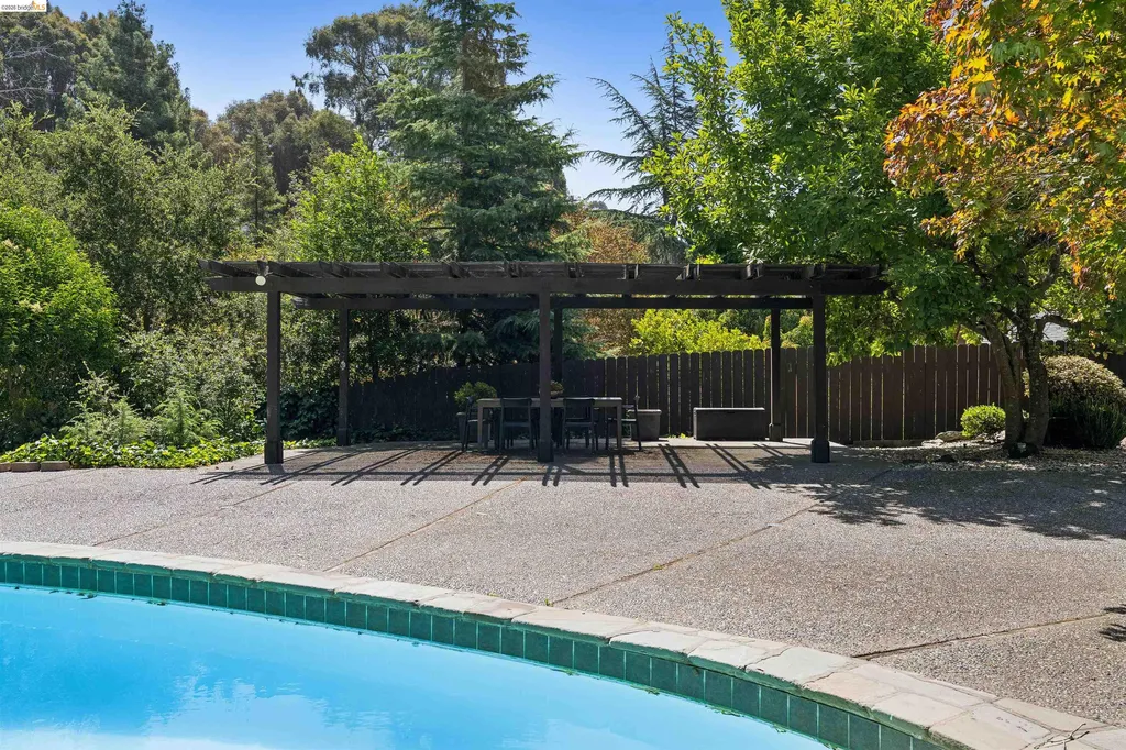 7 Jo-lin Court El Sobrante CA 94803