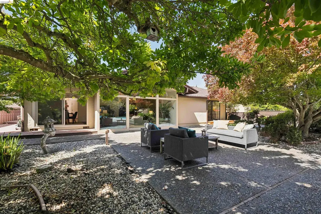 7 Jo-lin Court El Sobrante CA 94803