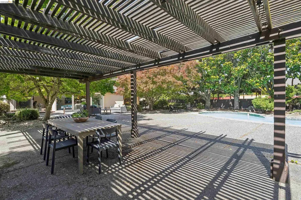7 Jo-lin Court El Sobrante CA 94803
