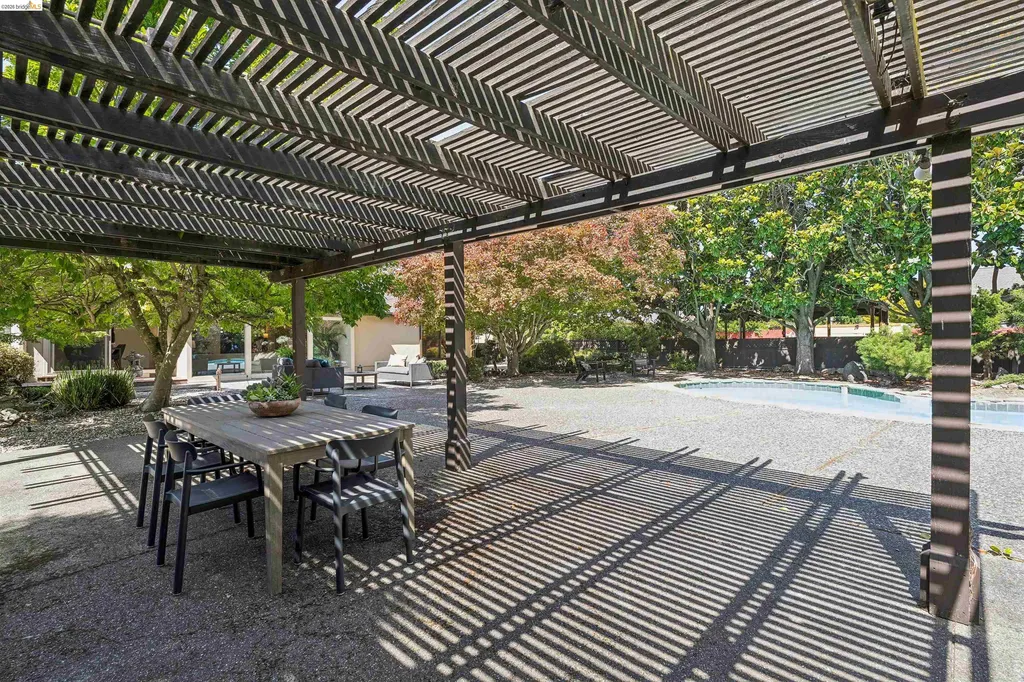 7 Jo-lin Court El Sobrante CA 94803