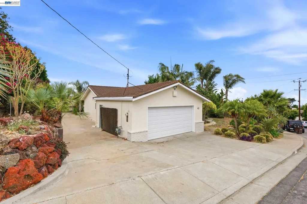 92 Welle Road Crockett CA 94525