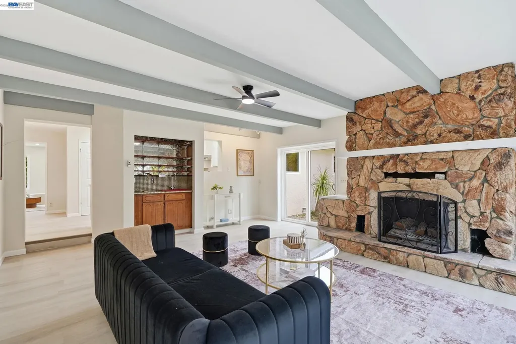 92 Welle Road Crockett CA 94525