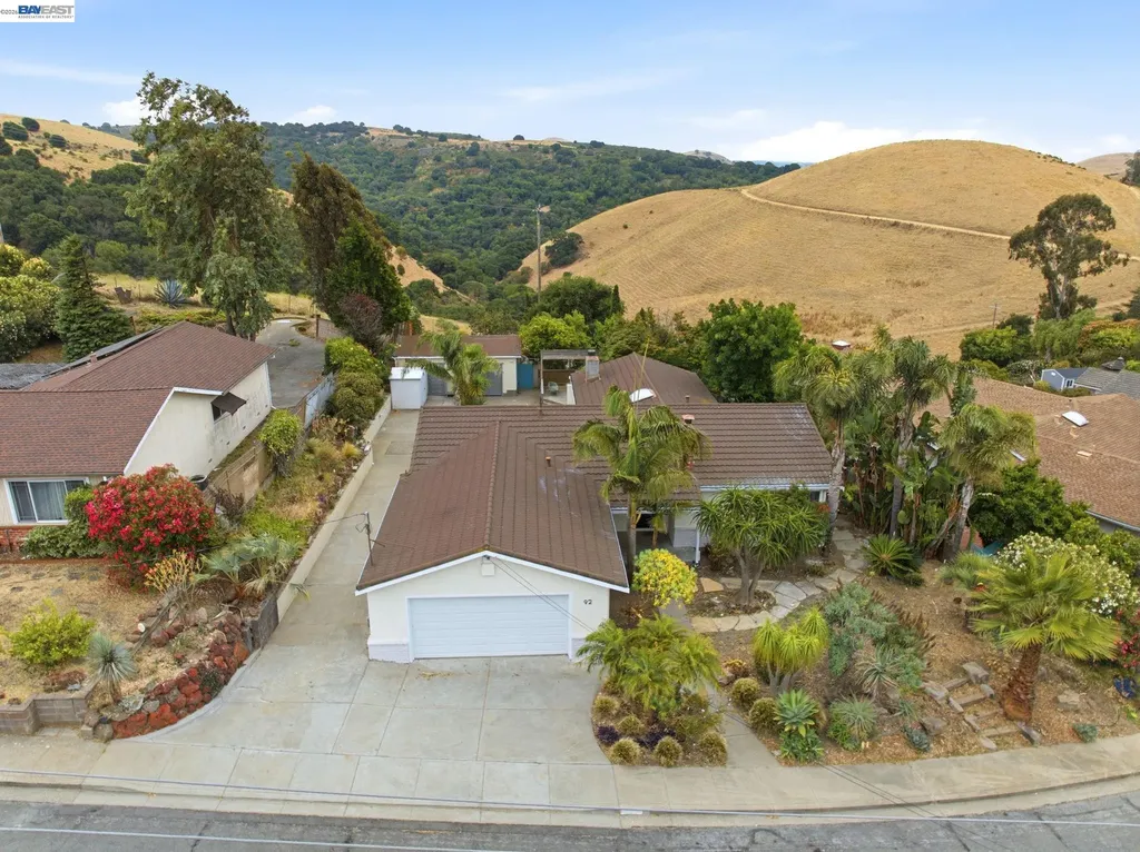 92 Welle Road Crockett CA 94525