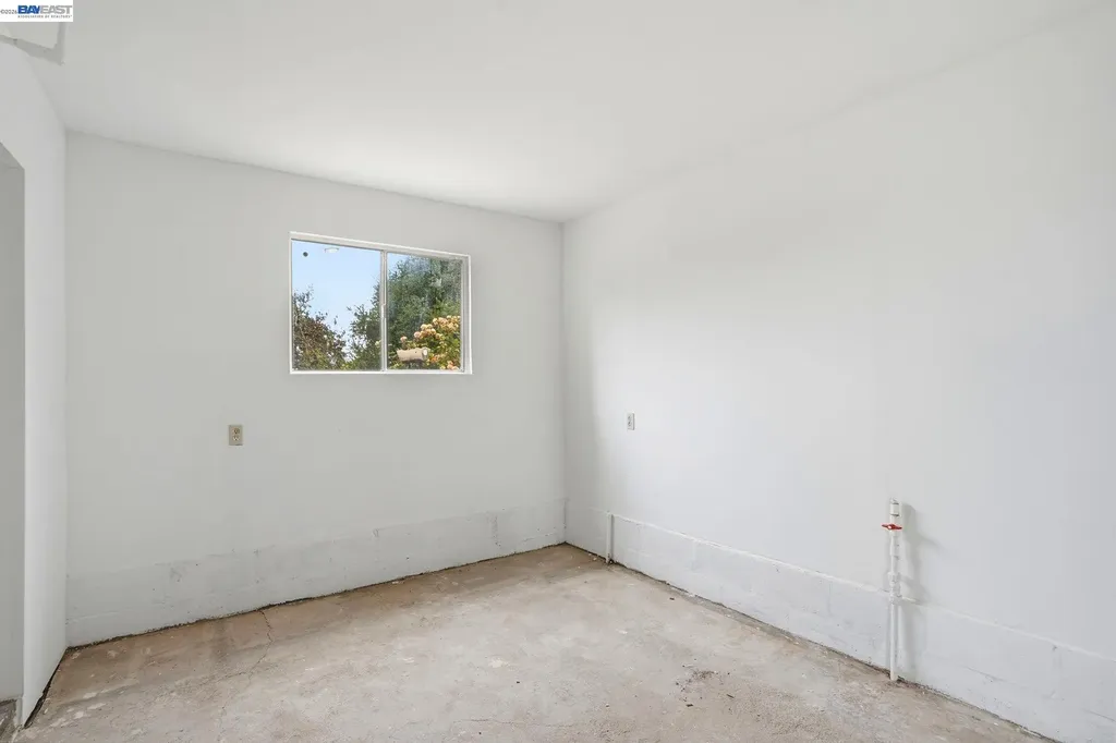 92 Welle Road Crockett CA 94525