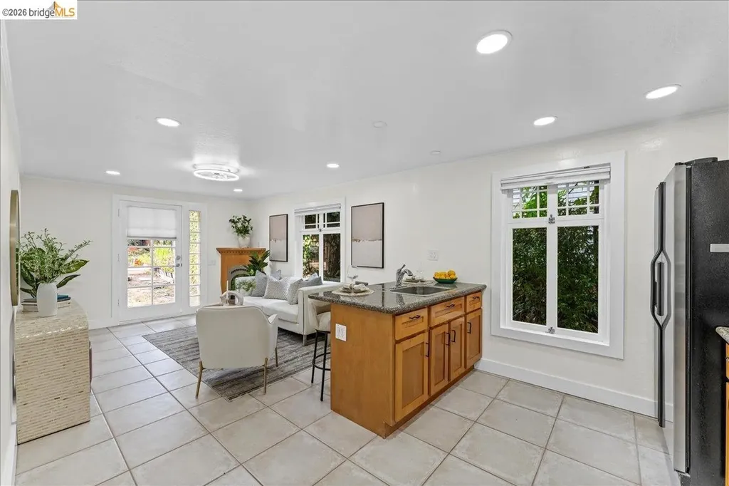 2725 Prince Street Berkeley CA 94705