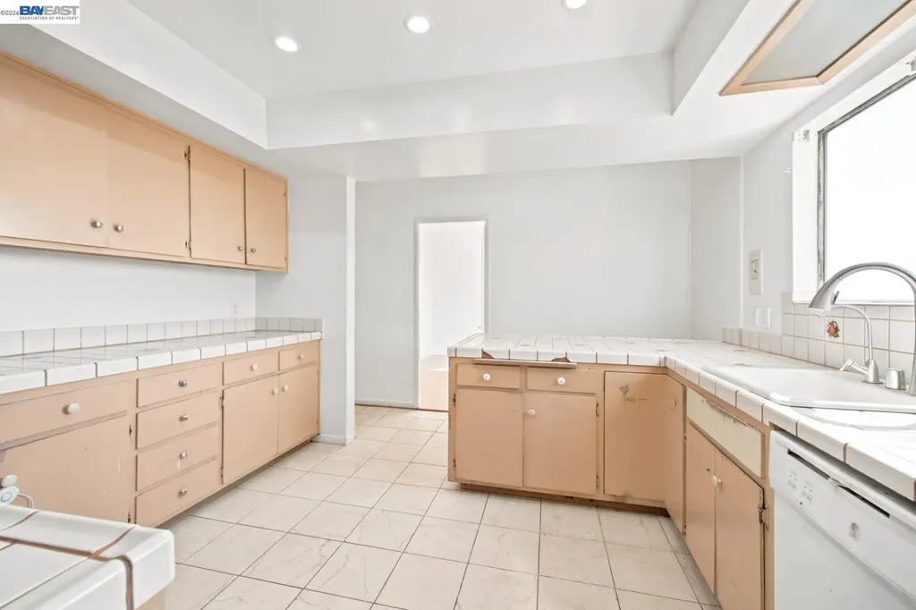 17005 Santa Fe Street Ashland CA 94541