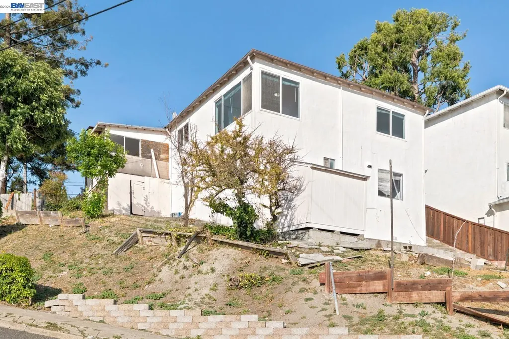 17005 Santa Fe Street Ashland CA 94541