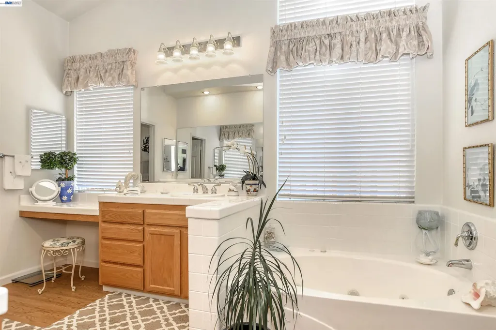1989 Newport Drive Discovery Bay CA 94505