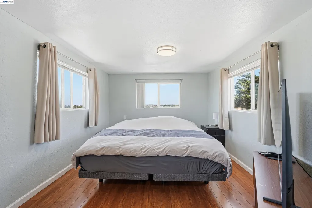 2546 Truman Avenue Oakland CA 94605