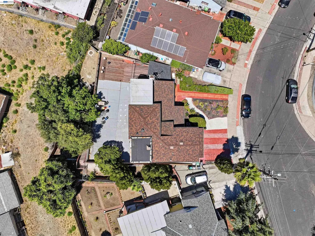 2546 Truman Avenue Oakland CA 94605