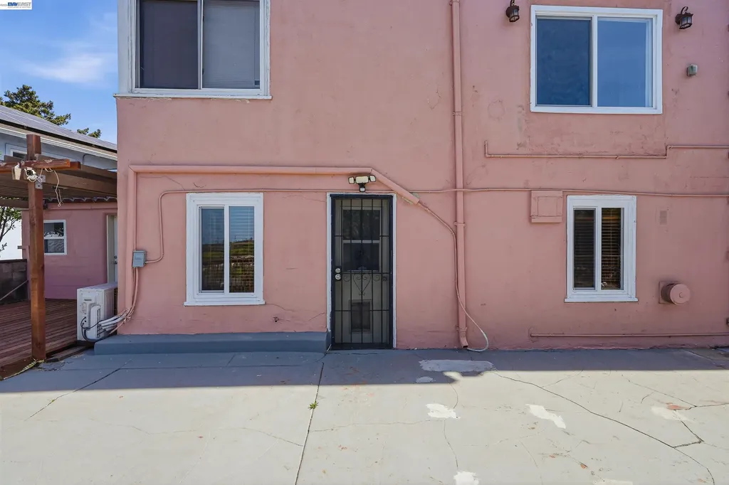 2546 Truman Avenue Oakland CA 94605