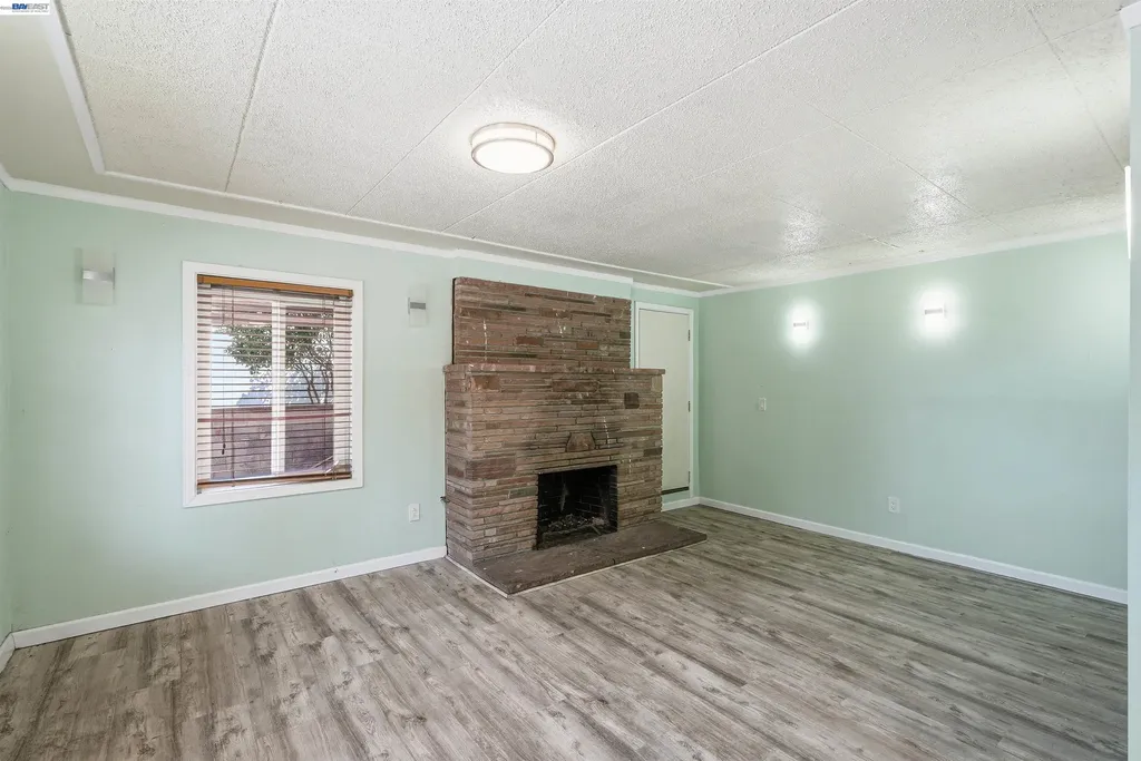 2546 Truman Avenue Oakland CA 94605