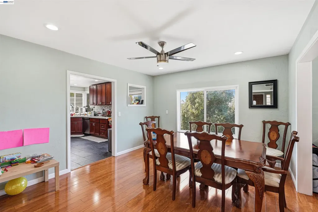 2546 Truman Avenue Oakland CA 94605