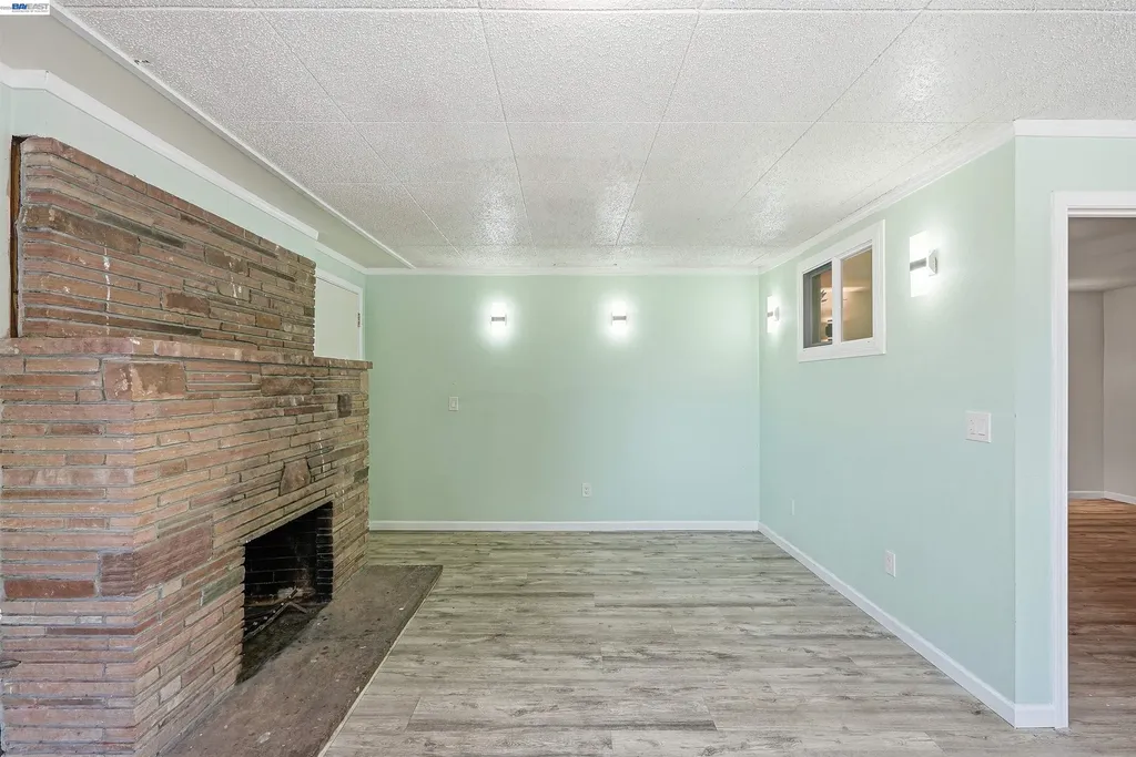 2546 Truman Avenue Oakland CA 94605