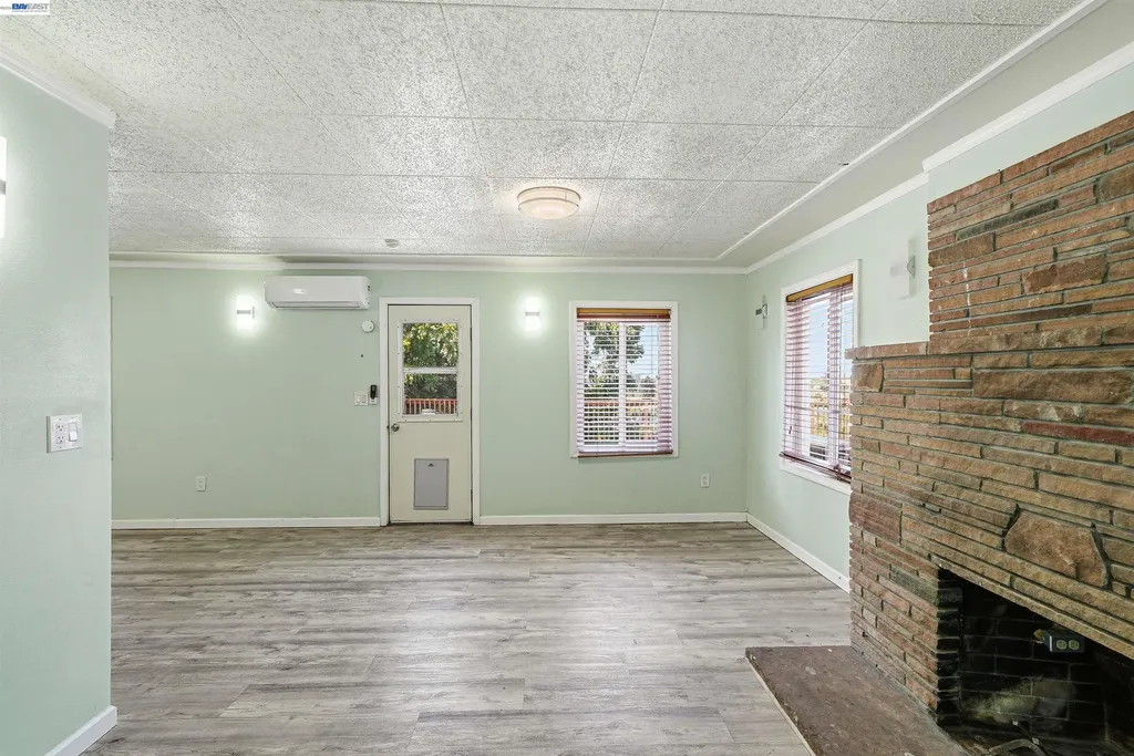 2546 Truman Avenue Oakland CA 94605