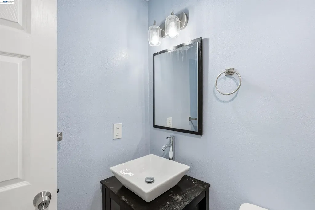 2546 Truman Avenue Oakland CA 94605