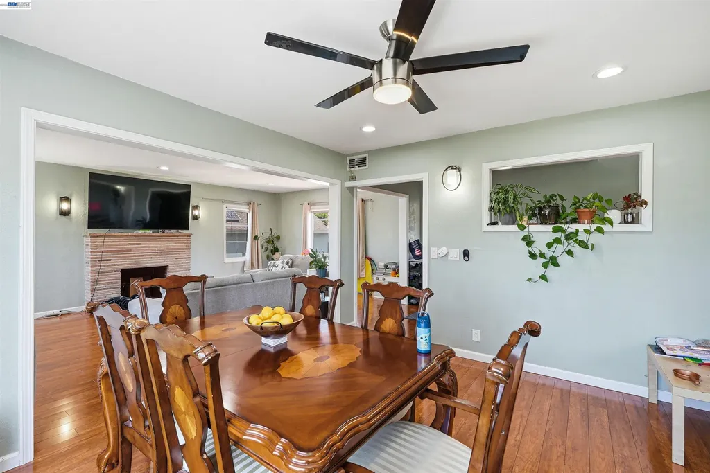 2546 Truman Avenue Oakland CA 94605
