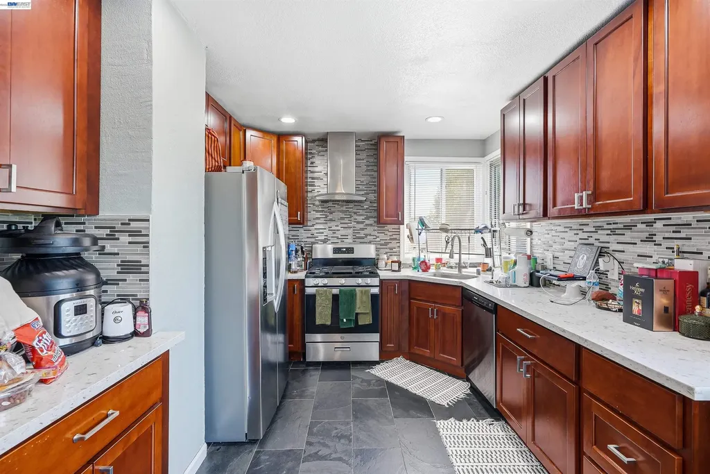 2546 Truman Avenue Oakland CA 94605