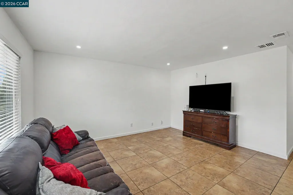 400 Ladera Drive Vallejo CA 94591