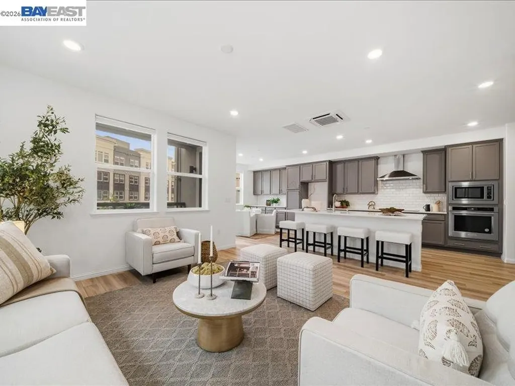 2802 Tradewind Court Alameda CA 94501