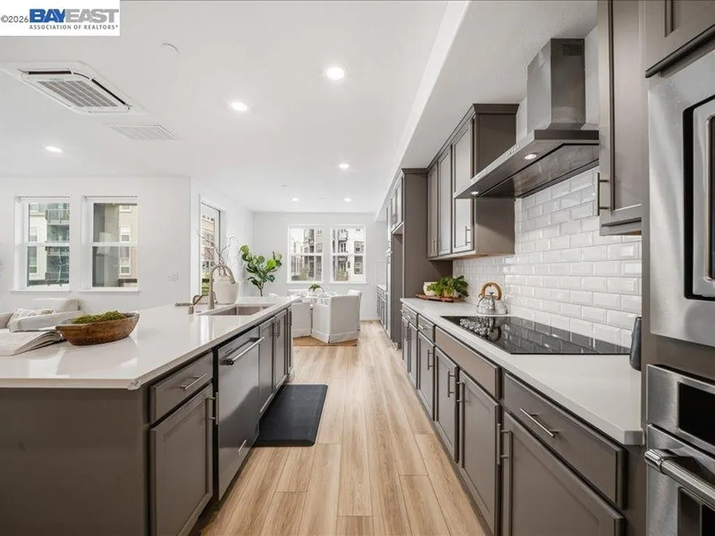 2802 Tradewind Court Alameda CA 94501