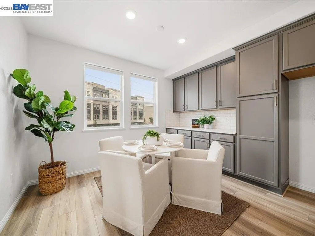 2802 Tradewind Court Alameda CA 94501