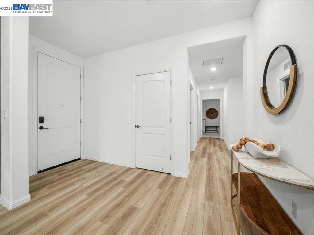 2802 Tradewind Court Alameda CA 94501
