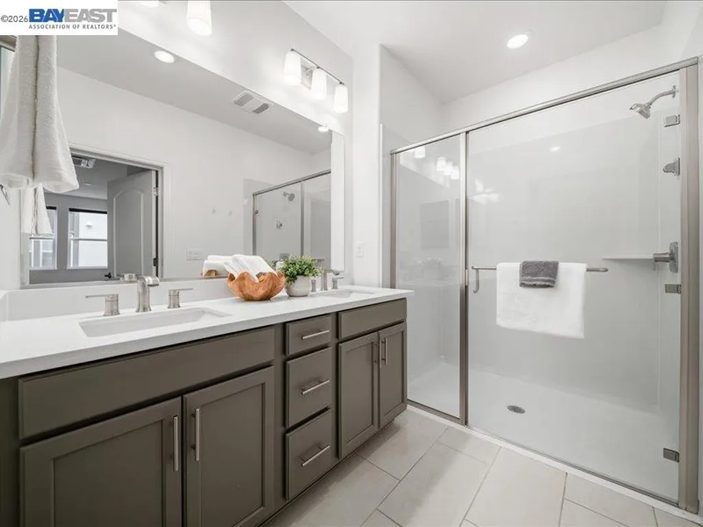 2802 Tradewind Court Alameda CA 94501