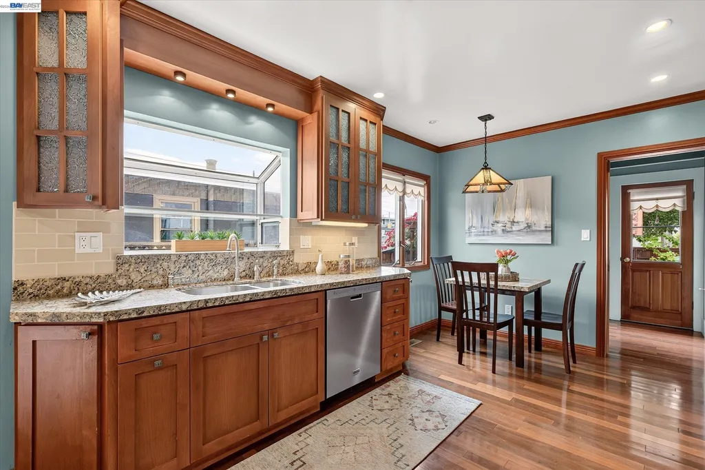 1639 Broadway Alameda CA 94501