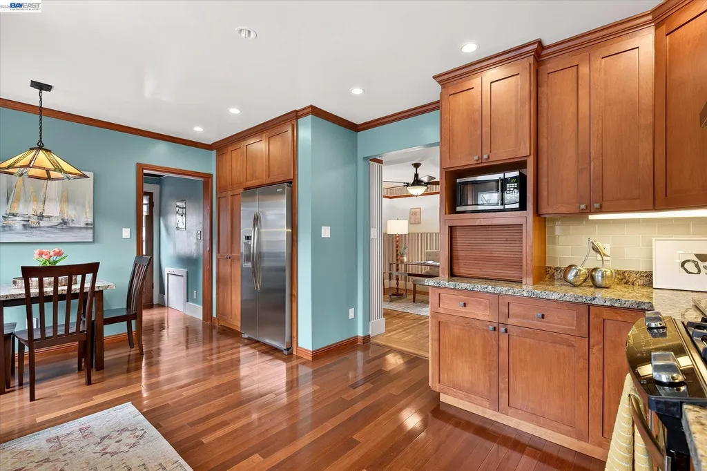 1639 Broadway Alameda CA 94501