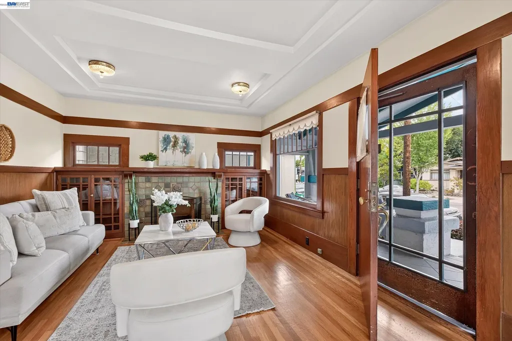 1639 Broadway Alameda CA 94501