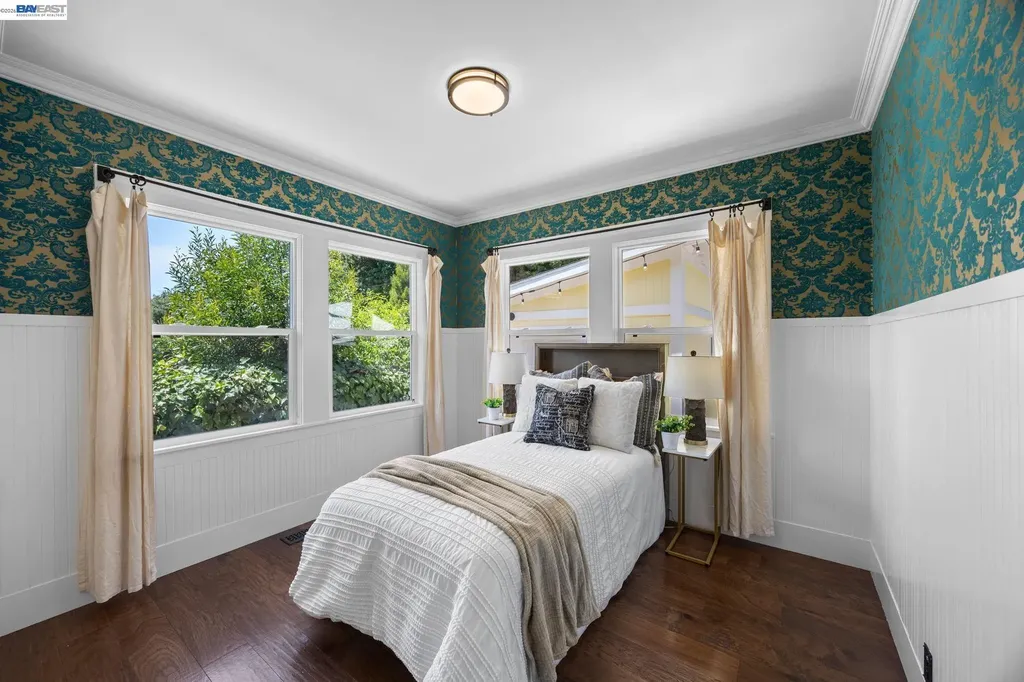2521 Pleasant Street Oakland CA 94602