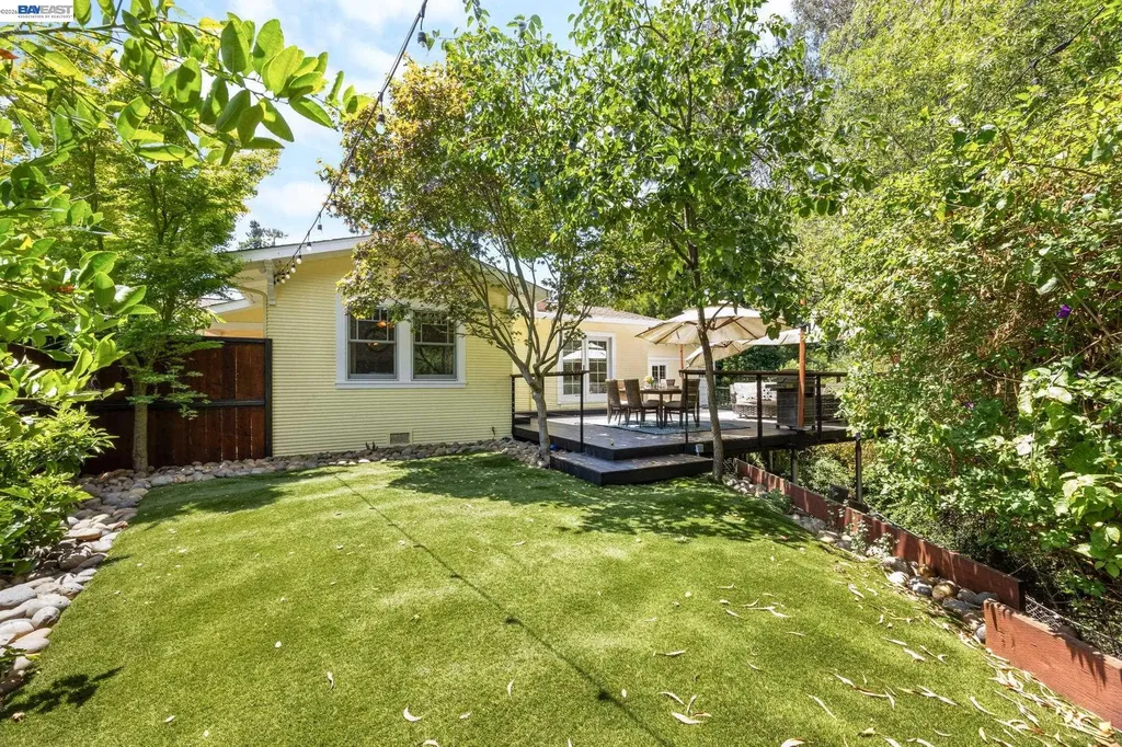 2521 Pleasant Street Oakland CA 94602
