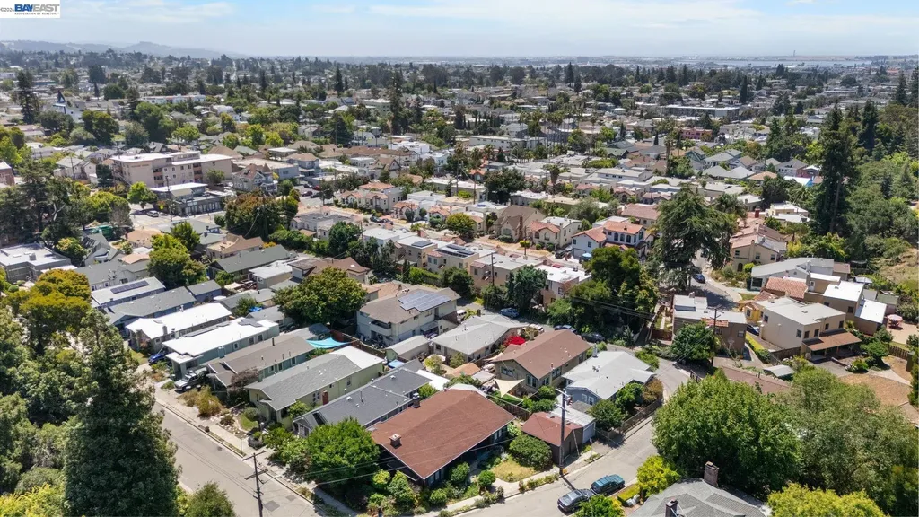 2521 Pleasant Street Oakland CA 94602