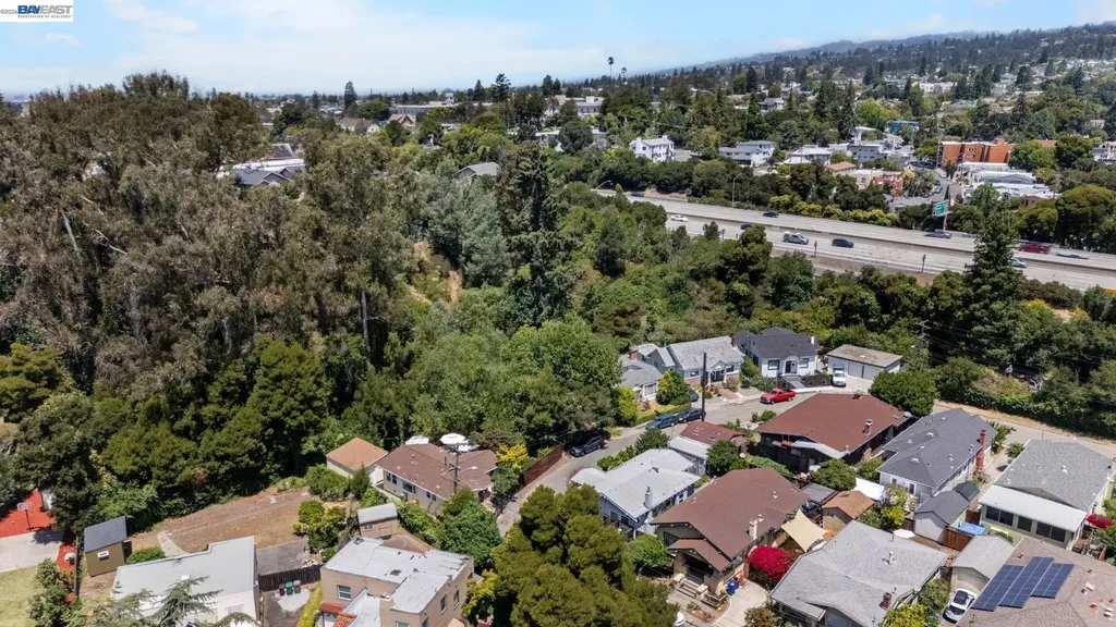 2521 Pleasant Street Oakland CA 94602