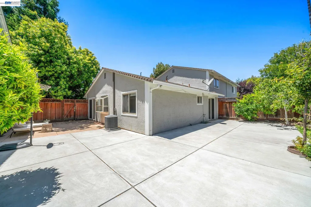 40130 Santa Teresa Common Fremont CA 94539