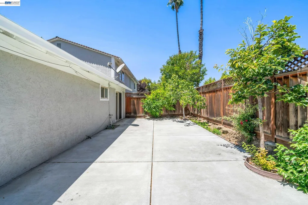 40130 Santa Teresa Common Fremont CA 94539