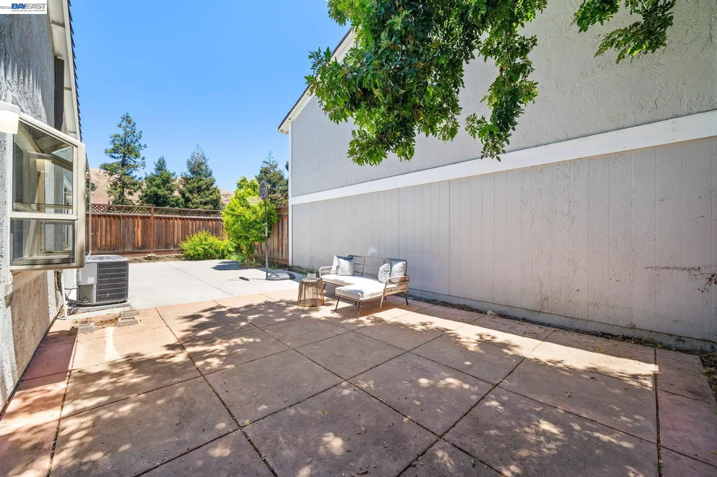 40130 Santa Teresa Common Fremont CA 94539