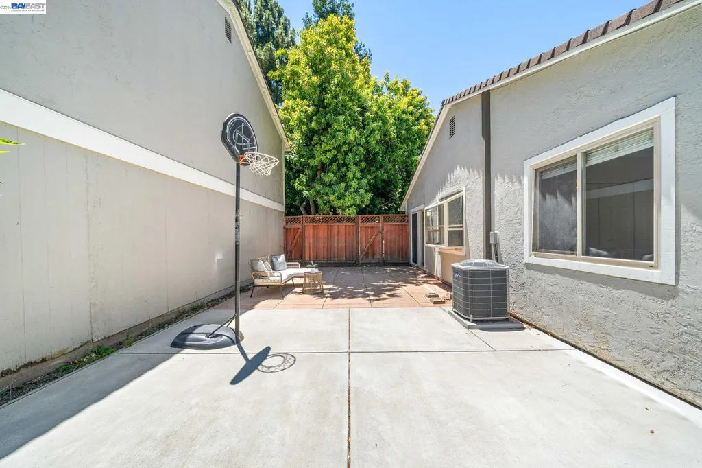 40130 Santa Teresa Common Fremont CA 94539