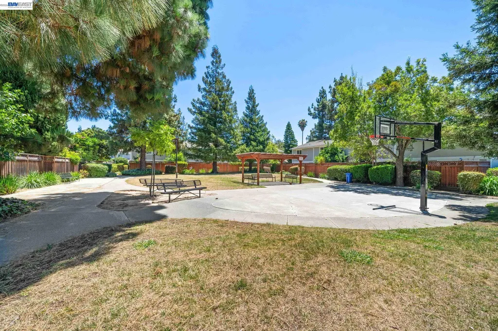 40130 Santa Teresa Common Fremont CA 94539