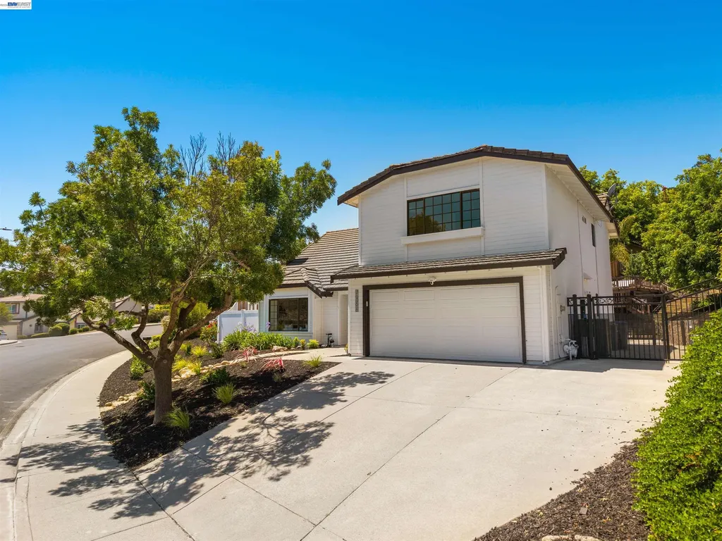 7966 Iglesia Drive Dublin CA 94568
