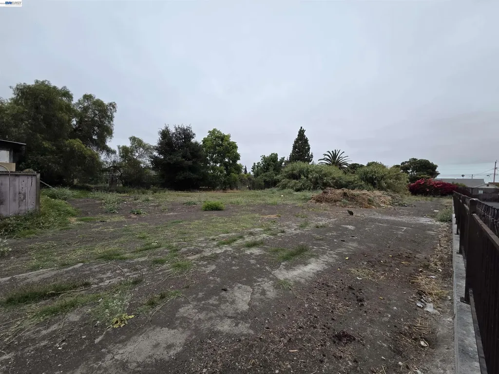 22329 Garden Avenue Hayward CA 94541